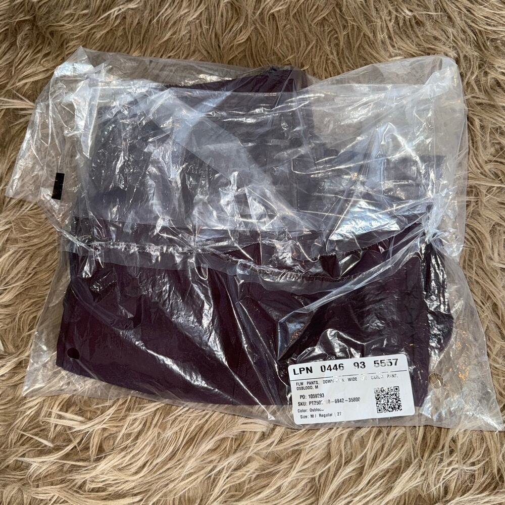 New Fabletics Downtown Wide Leg Cargo Pant Oxblood Women’s size M - Picture 3 of 13